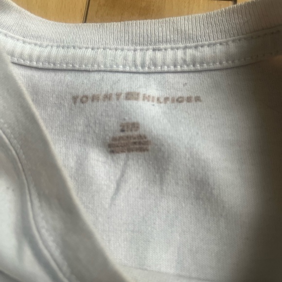 Tommy Hilfiger tee  2T - Picture 8 of 8